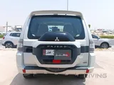 ميتسوبيشي باجيرو جي إل إس 2015